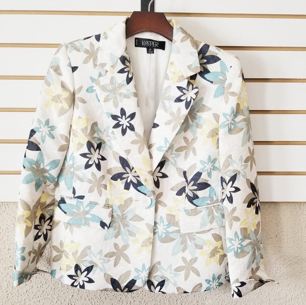 Kasper textured floral blazer size 6P